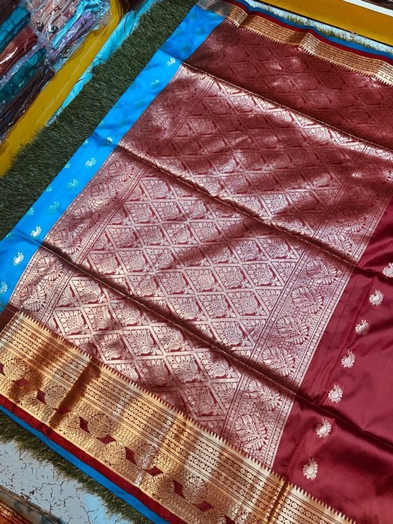 Soft quality Paithani Silk Saree with Contrast Border & Blouse Piece. - Image 3