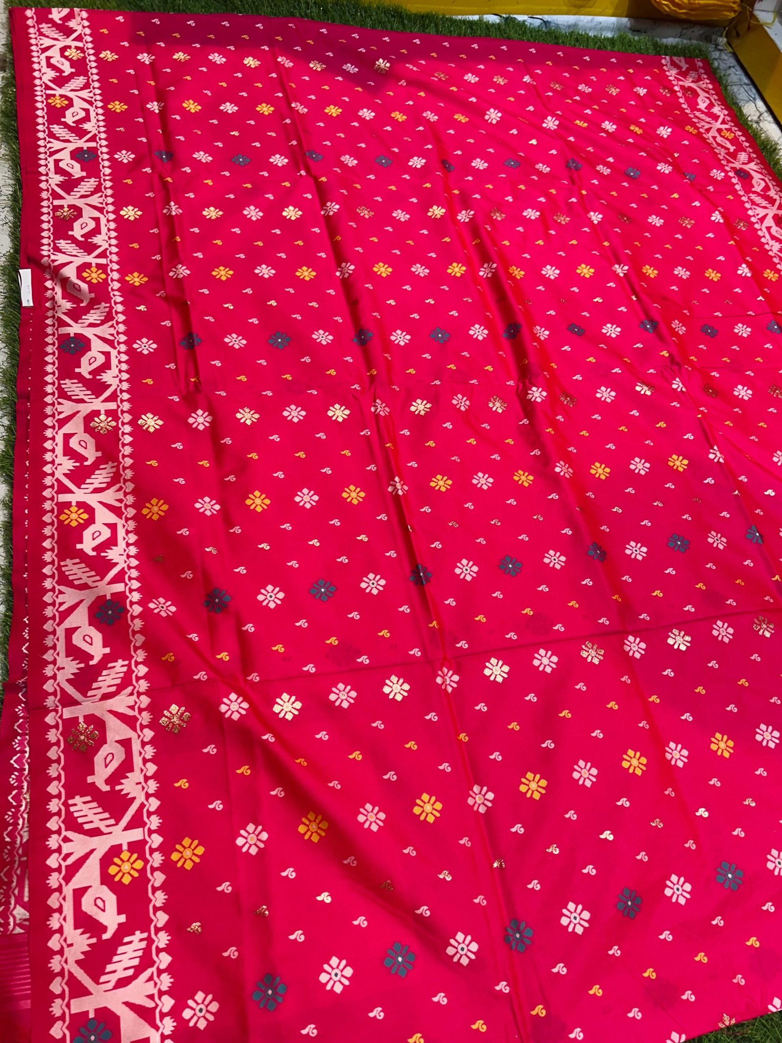 Soft quality Silk Saree in Jamdhani Works With Blouse Piece. - Image 3