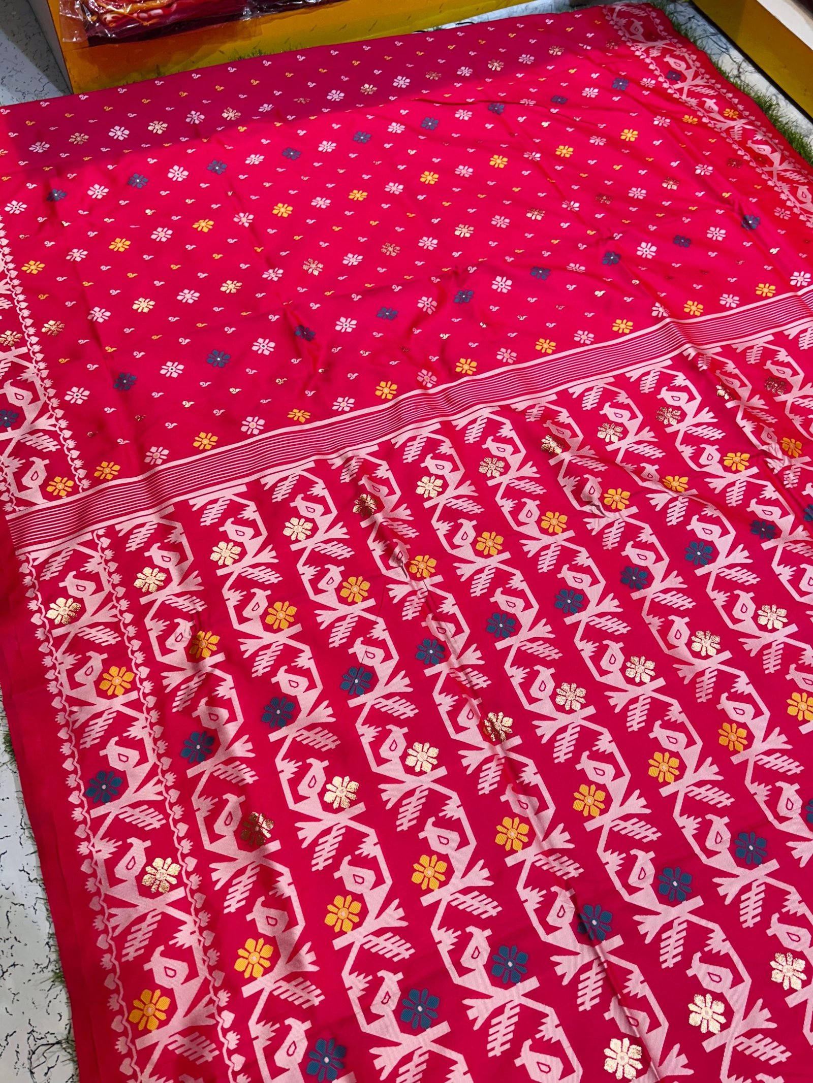 Soft quality Silk Saree in Jamdhani Works With Blouse Piece. - Image 7