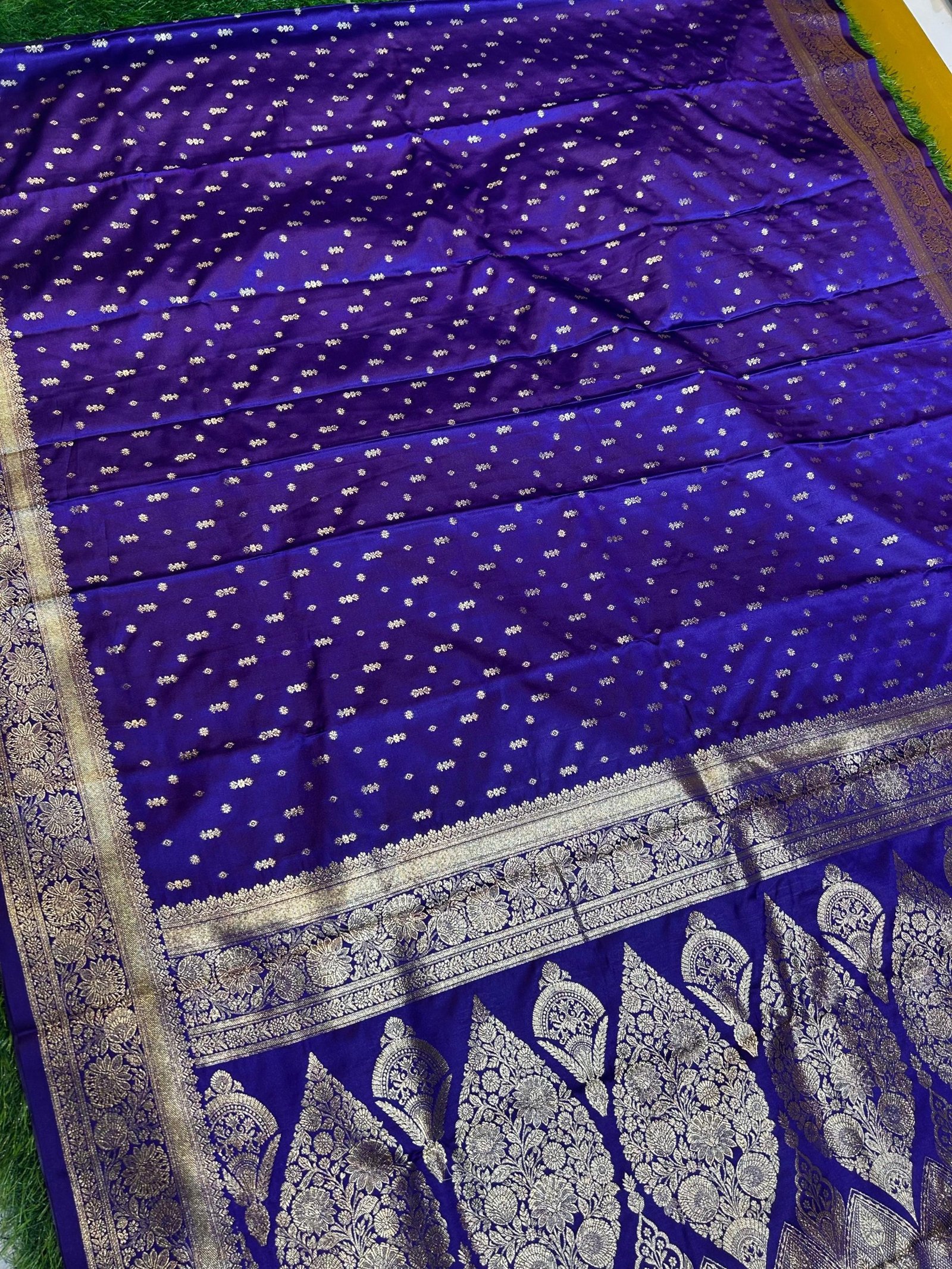 Premium quality Satin Mashru Silk Saree with Blouse Piece. - Image 4