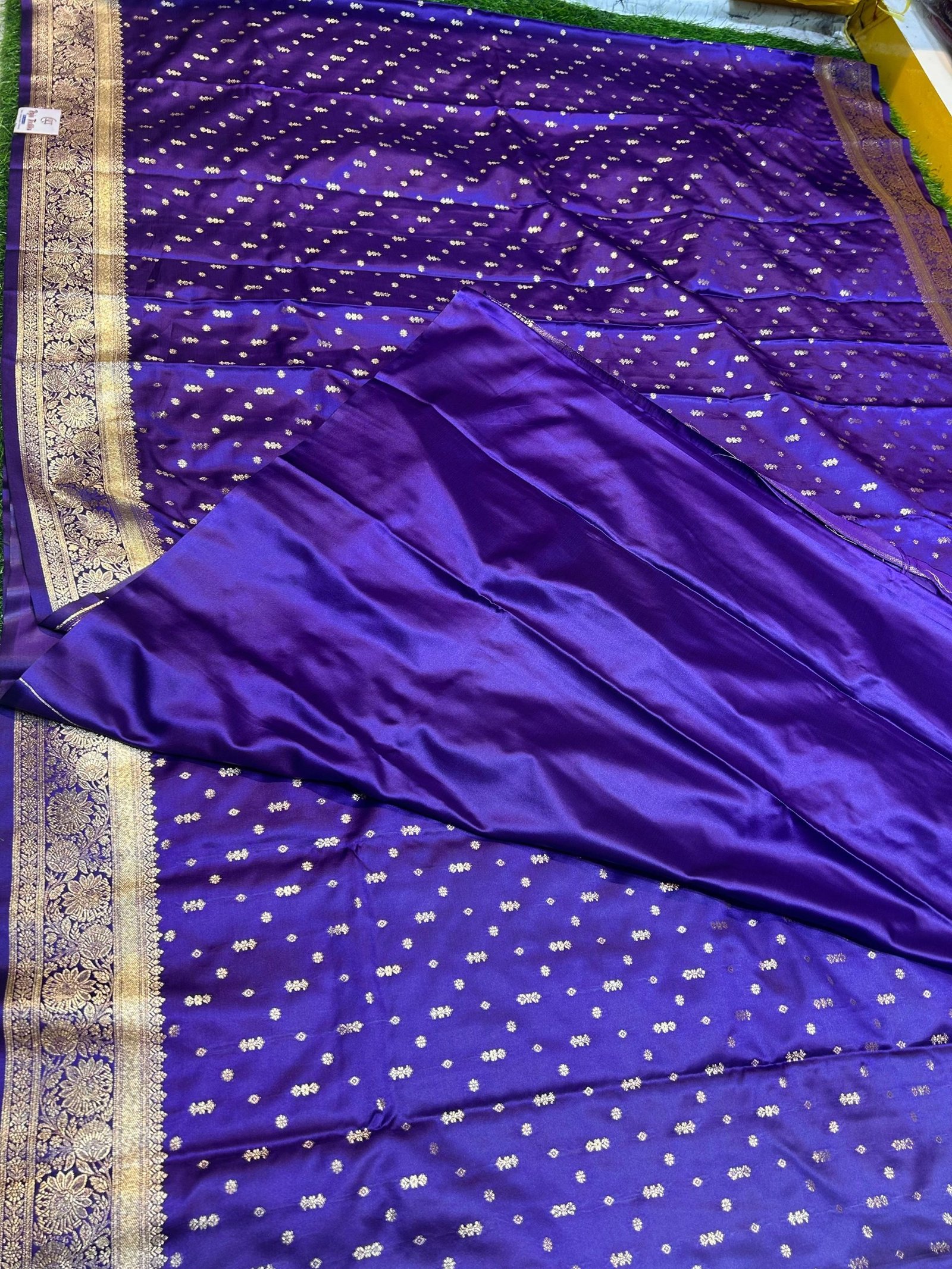 Premium quality Satin Mashru Silk Saree with Blouse Piece. - Image 6