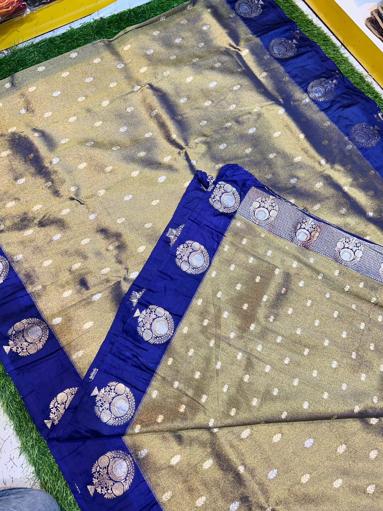 Premium quality Tissue Silk Saree with Contrast Border & Blouse Piece. - Image 6