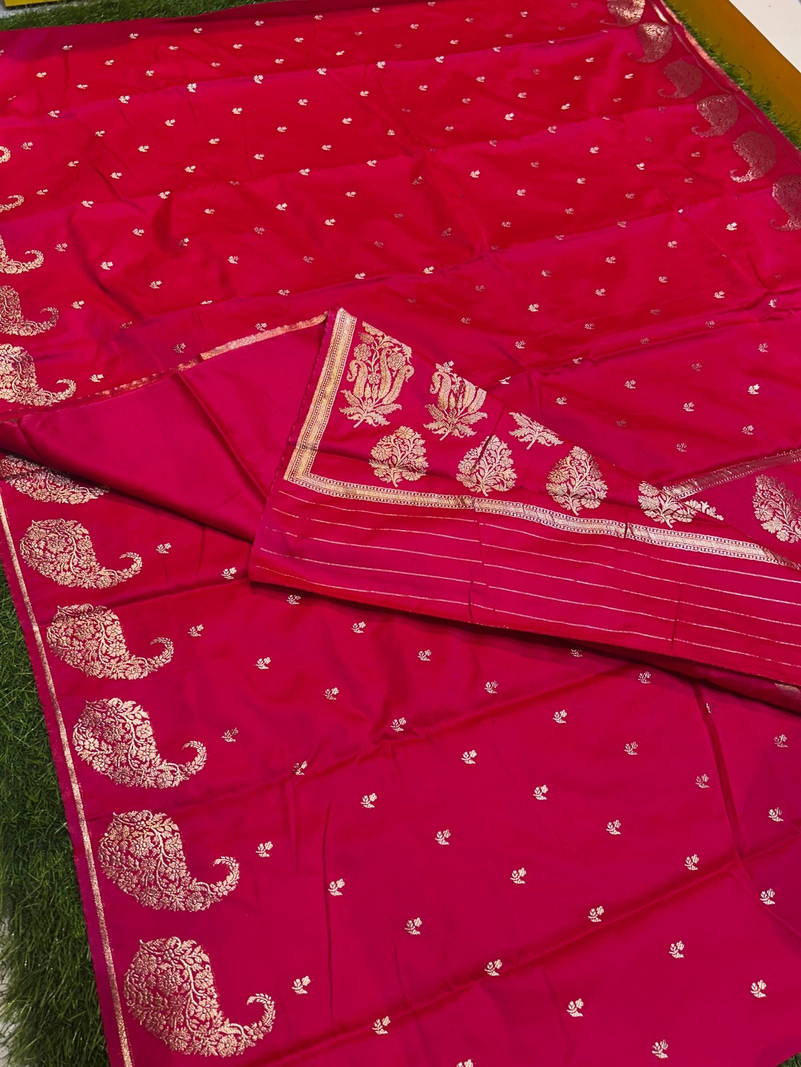 Premium quality Satin Mashru Silk Saree with Blouse Piece. - Image 7