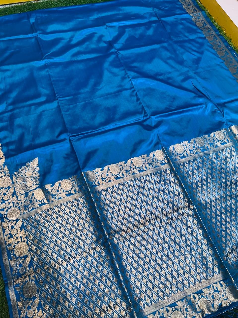 Premium quality Satin Mashru Silk Saree in Open border with Blouse Piece. - Image 4