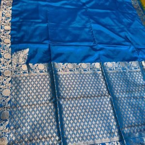 Premium quality Satin Mashru Silk Saree in Open border with Blouse Piece.
