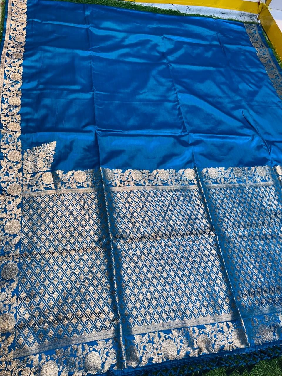 Premium quality Satin Mashru Silk Saree in Open border with Blouse Piece.