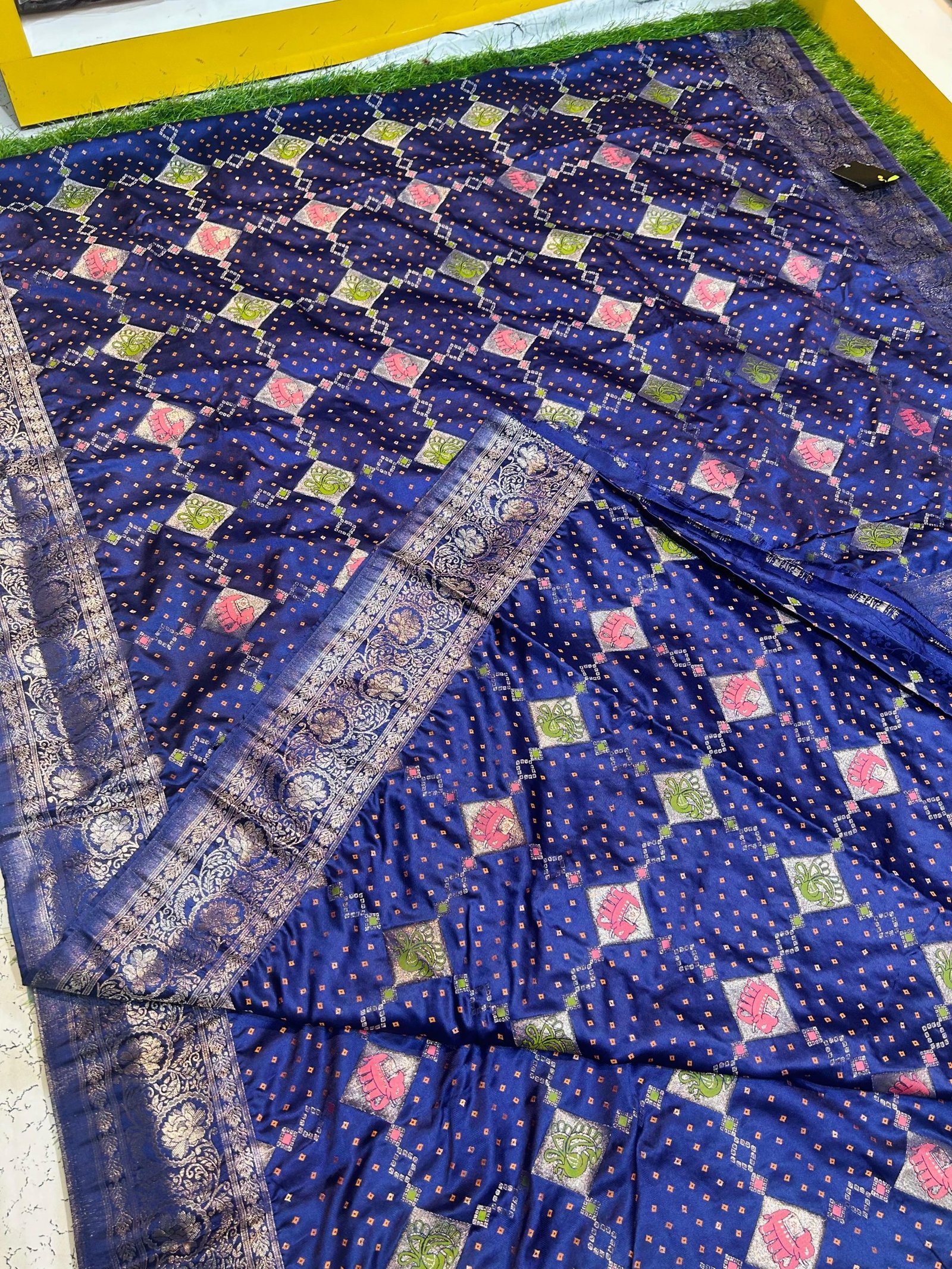 Premium quality Bandhej Silk Saree with Blouse Piece. - Image 7