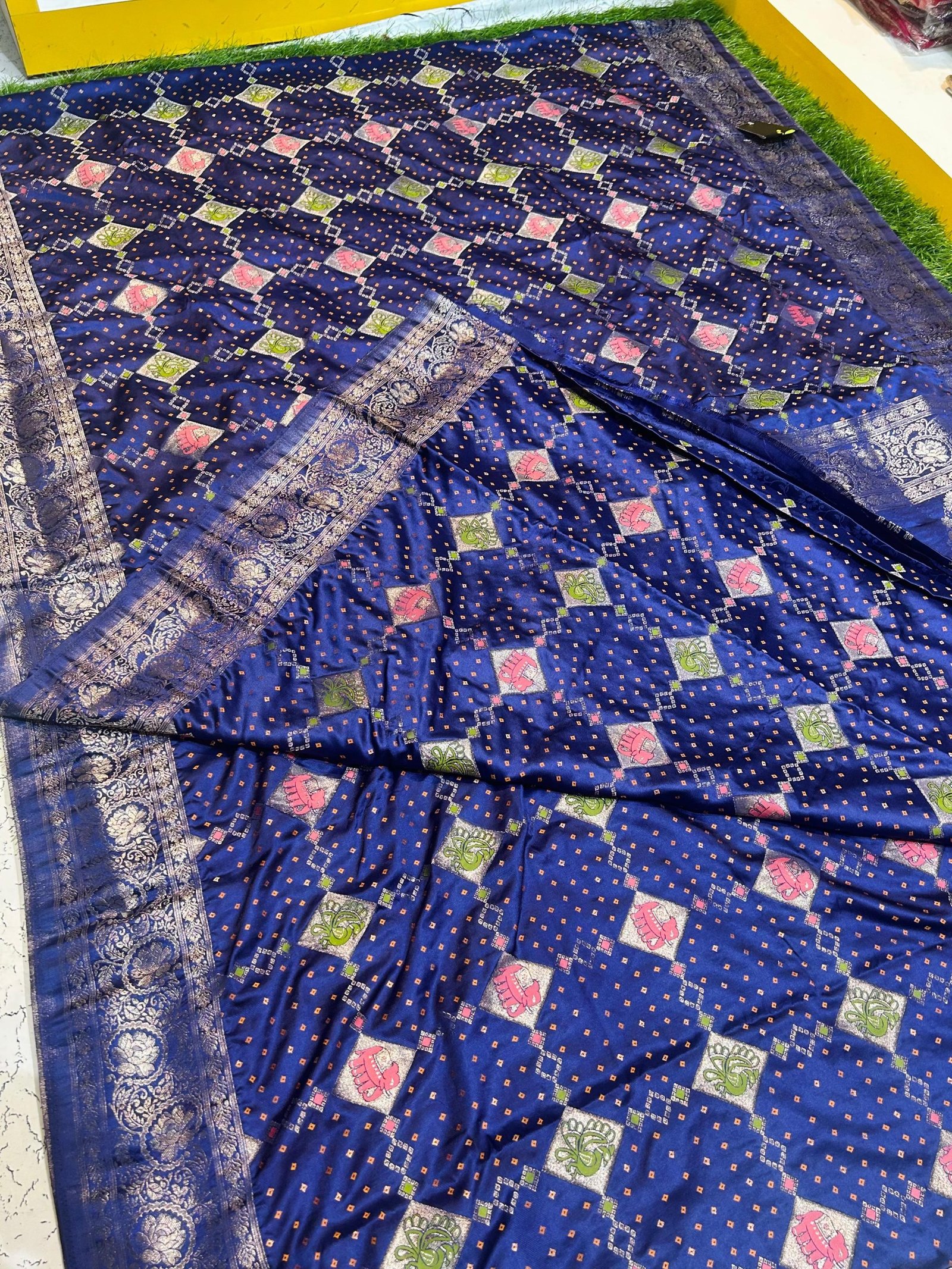Premium quality Bandhej Silk Saree with Blouse Piece. - Image 6