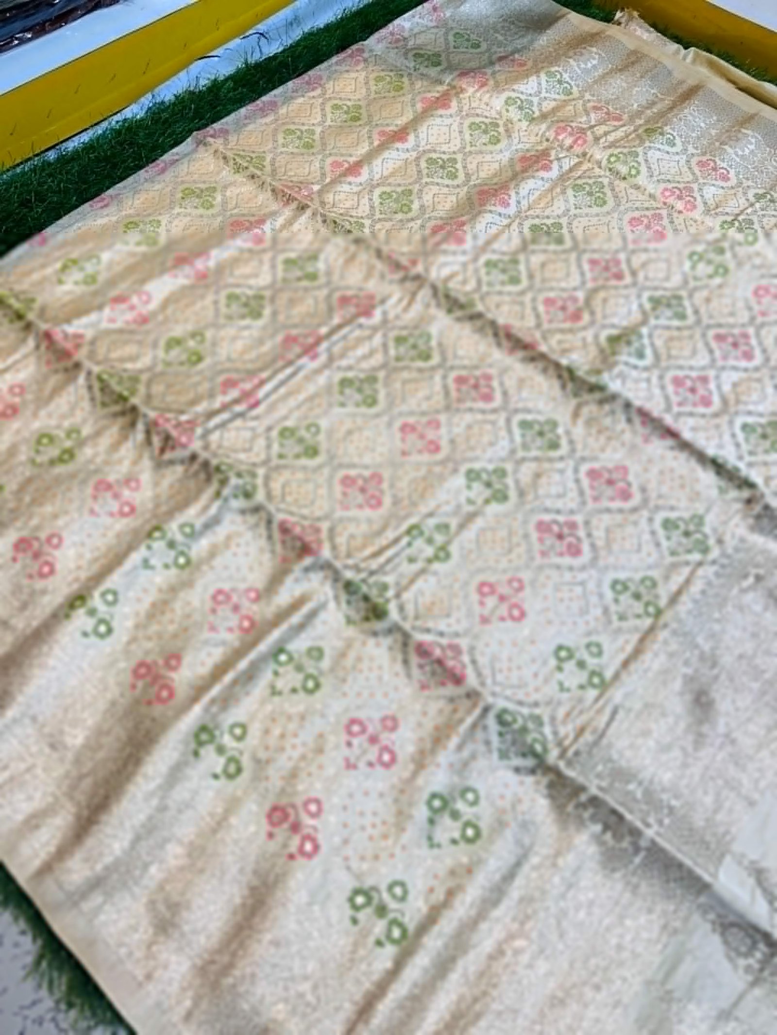 Premium quality Bandhej Silk Saree with Blouse Piece. - Image 3
