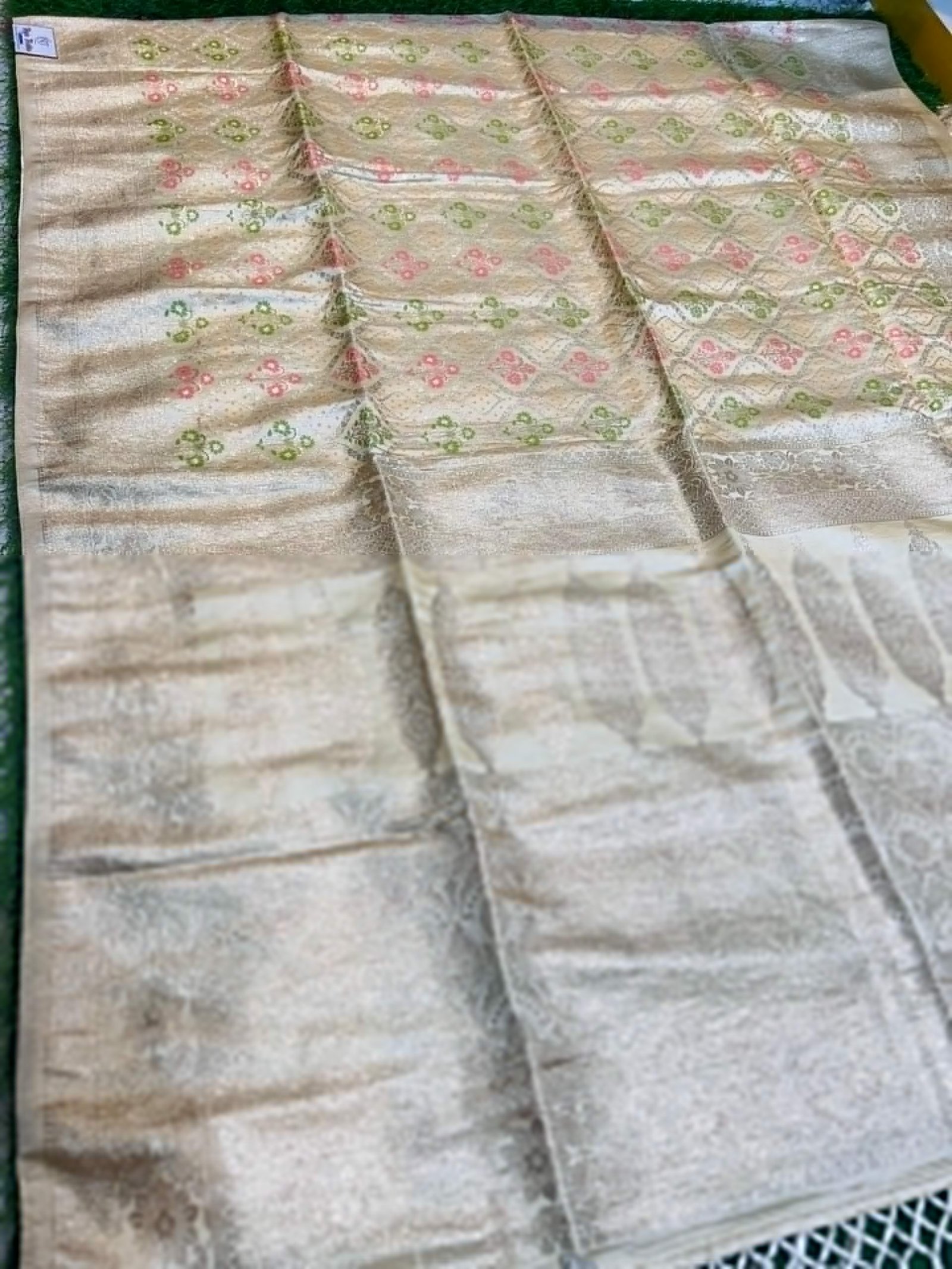 Premium quality Bandhej Silk Saree with Blouse Piece. - Image 5