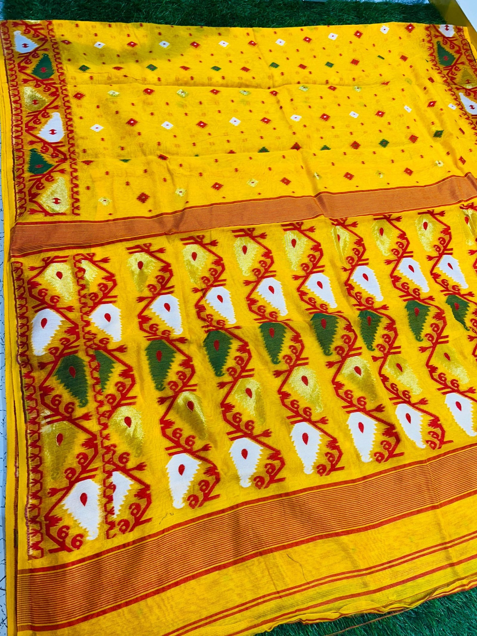 Soft Jamdhani Cotton Saree with Blouse Piece.