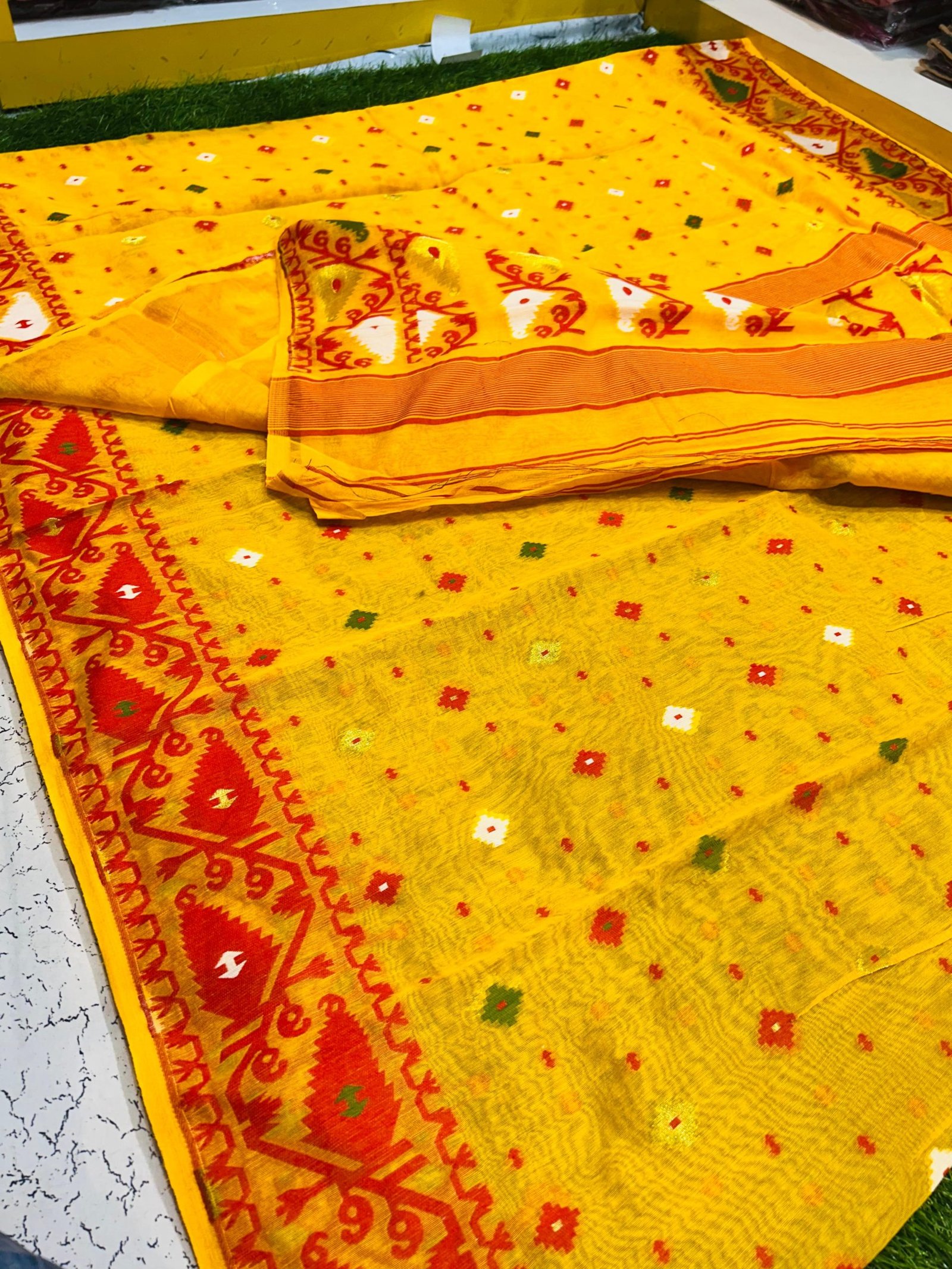 Soft Jamdhani Cotton Saree with Blouse Piece. - Image 5