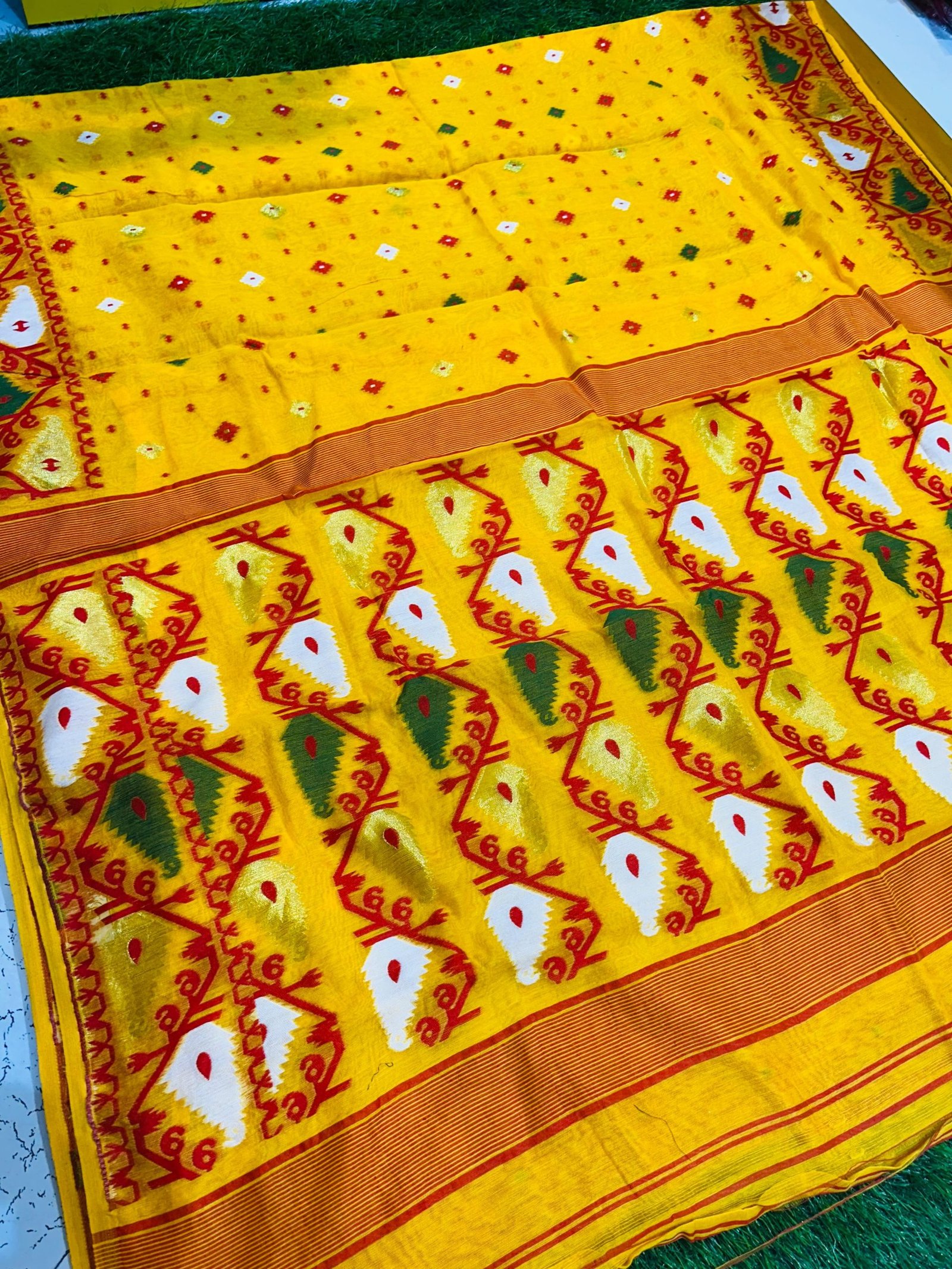 Soft Jamdhani Cotton Saree with Blouse Piece. - Image 3