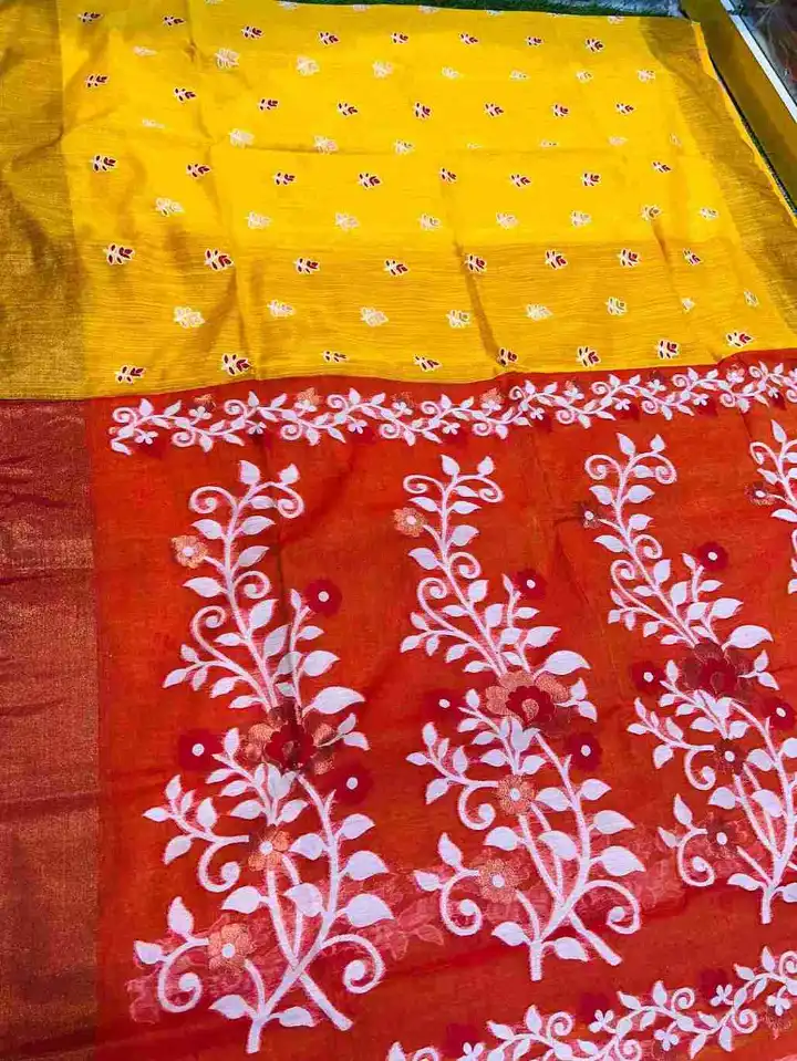 Premium quality Soft Handloom Saree with Contrast Border & Blouse Piece.