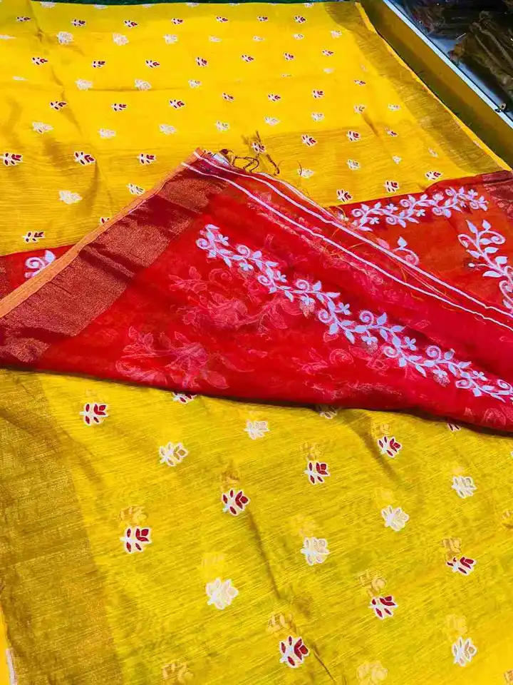 Premium quality Soft Handloom Saree with Contrast Border & Blouse Piece. - Image 4