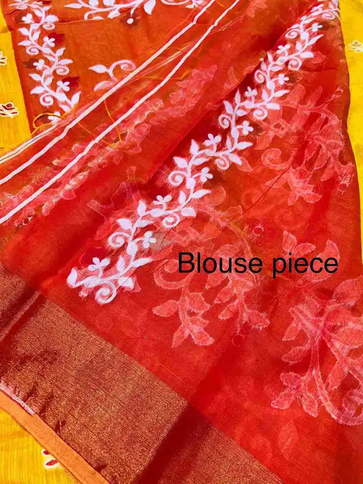 Premium quality Soft Handloom Saree with Contrast Border & Blouse Piece. - Image 3