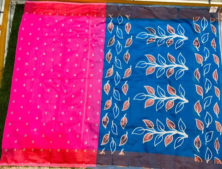 Premium quality Soft Handloom Saree with Contrast Border & Blouse Piece. - Image 2