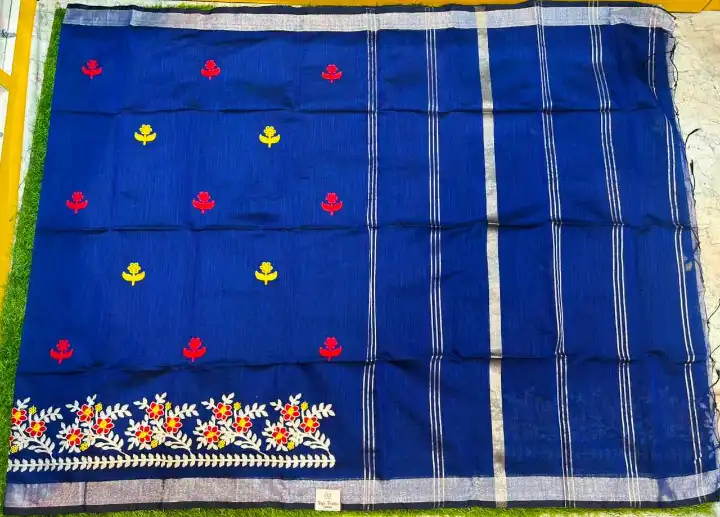 Soft quality Handloom Saree with Blouse Piece. - Image 2