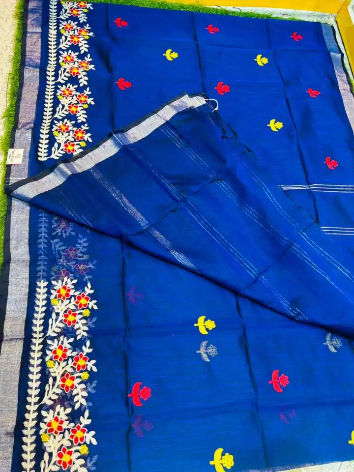 Soft quality Handloom Saree with Blouse Piece. - Image 4