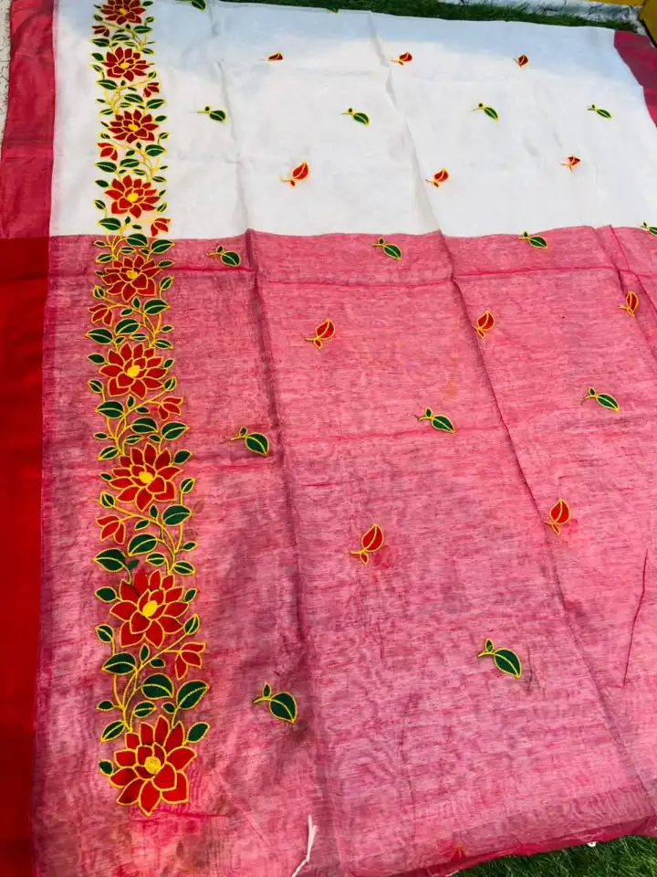 Soft quality Handloom Saree in White & Red Colour with Blouse Piece.