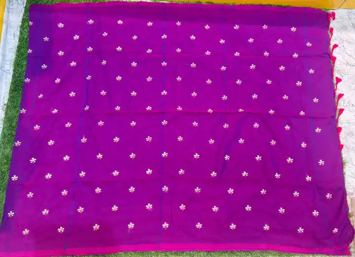 Soft quality Handloom Saree with Blouse Piece. - Image 4