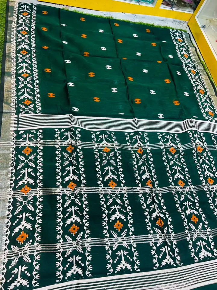 Soft quality Handloom Saree with Fabric Works & Blouse Piece. - Image 3