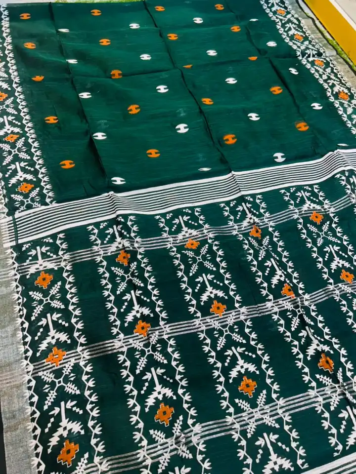 Soft quality Handloom Saree with Fabric Works & Blouse Piece.
