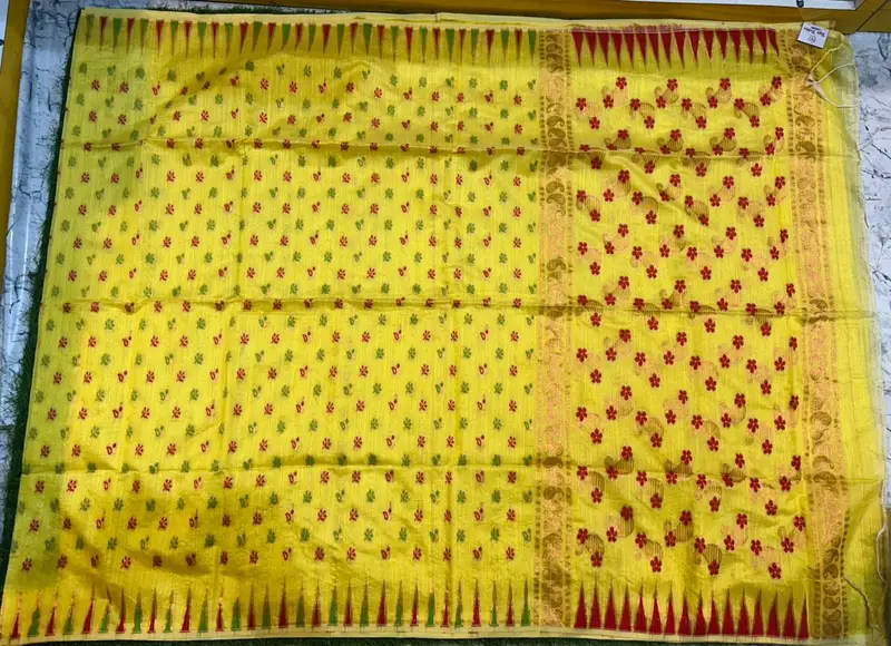 Soft quality Handloom Saree with Blouse Piece. - Image 6
