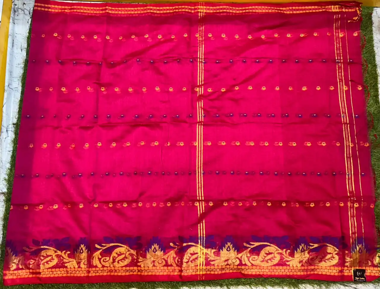 Soft quality Handloom Saree with Blouse Piece. - Image 2