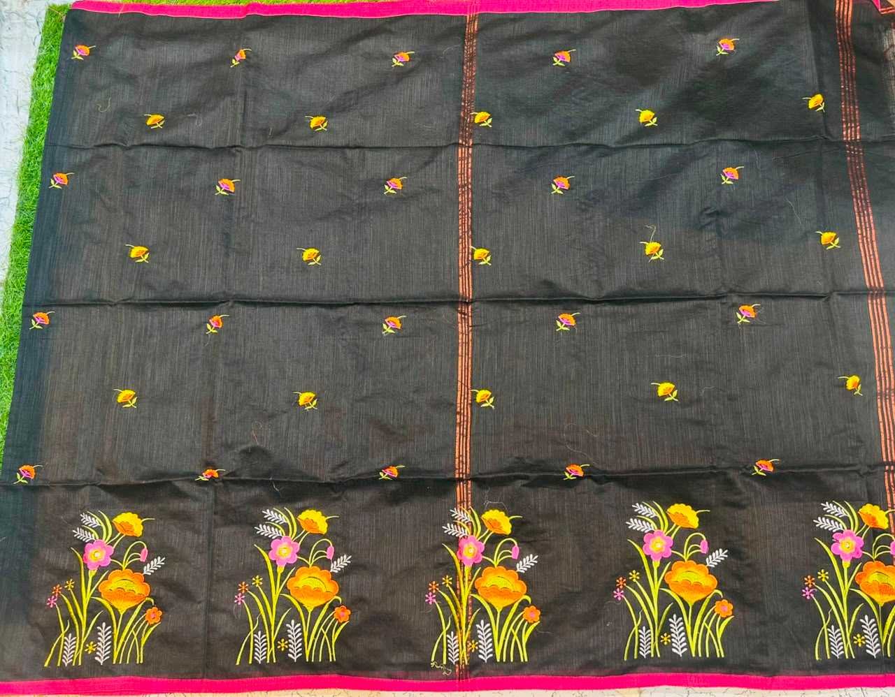 Soft quality Handloom Saree in Thread Works with Blouse Piece. - Image 2
