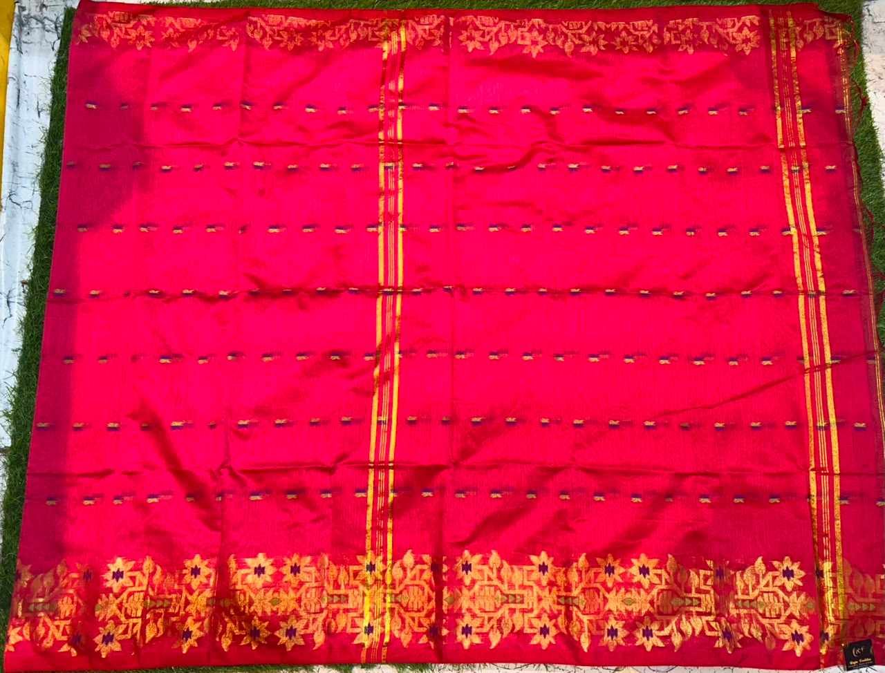 Soft quality Handloom Saree with Blouse Piece. - Image 3