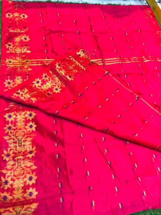 Soft quality Handloom Saree with Blouse Piece. - Image 2