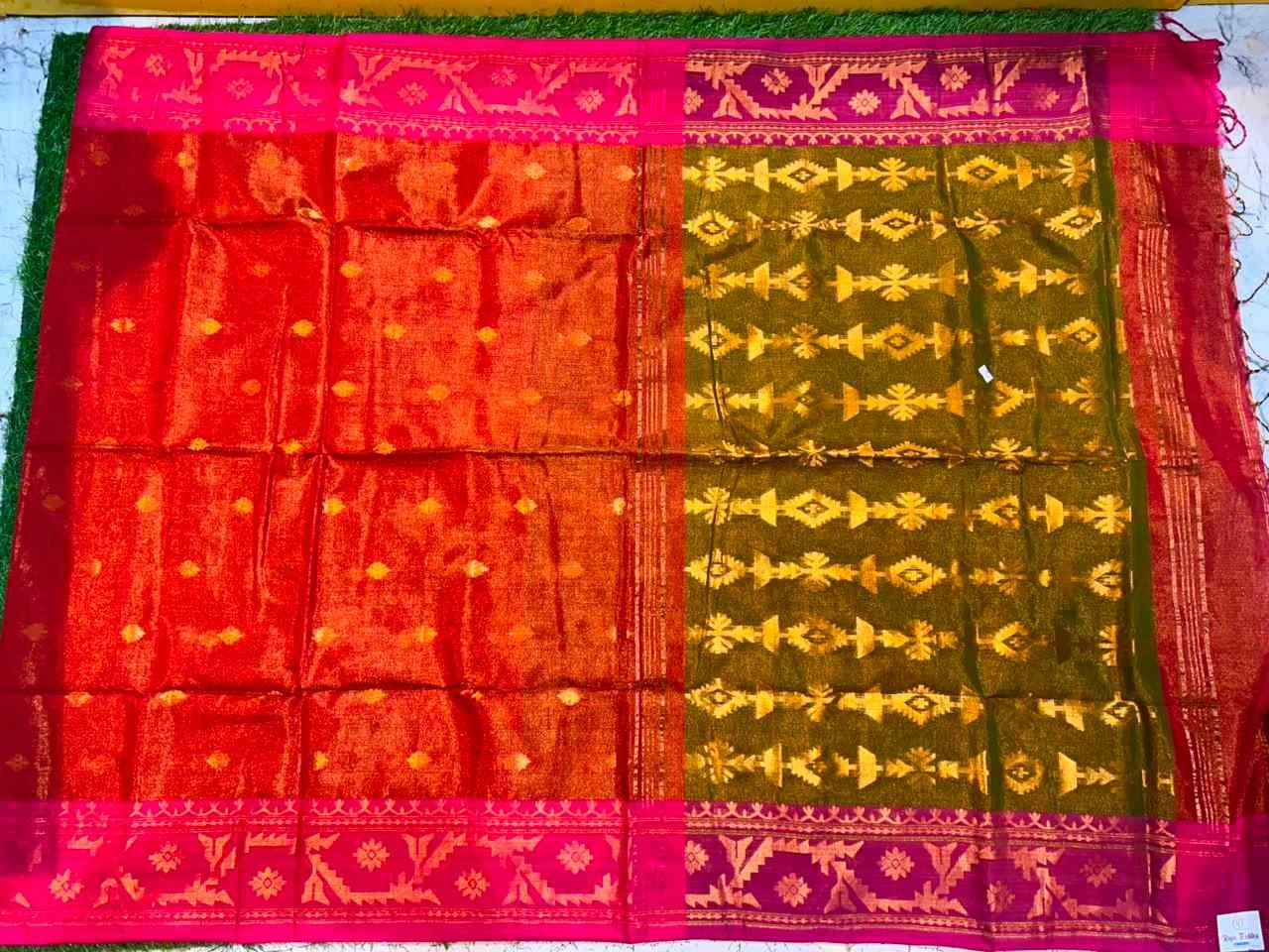 Premium quality Tissue Handloom Saree with contrast & Blouse Piece. - Image 2