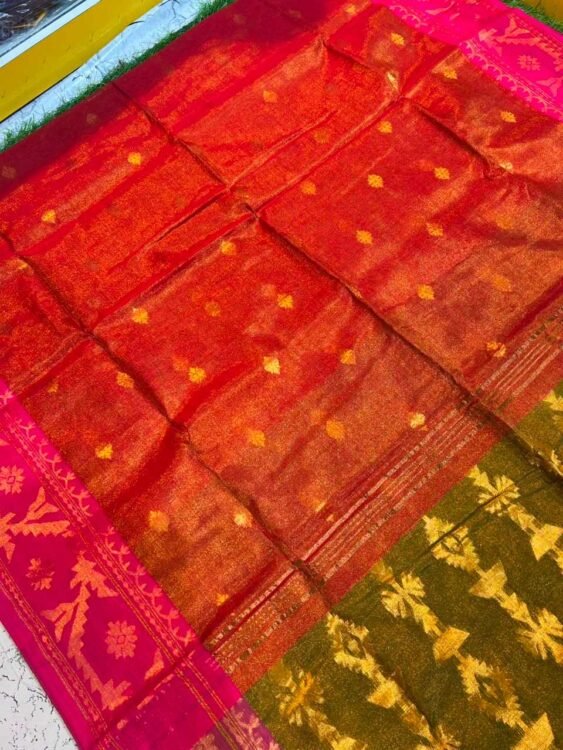 Premium quality Tissue Handloom Saree with contrast & Blouse Piece. - Image 3