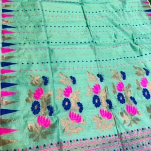 Soft quality Handloom Saree with Blouse Piece.