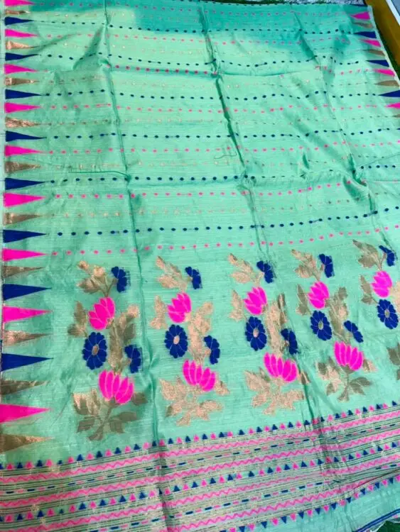 Soft quality Handloom Saree with Blouse Piece. - Image 5