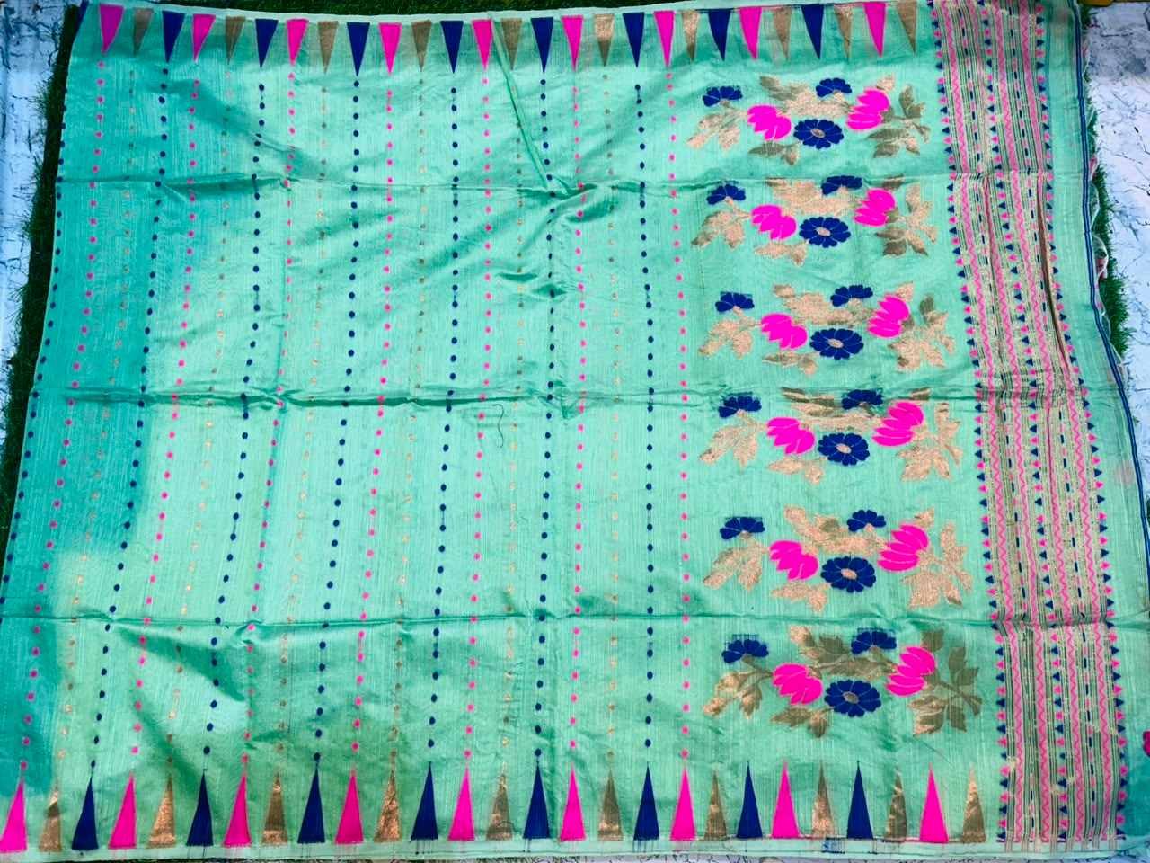 Soft quality Handloom Saree with Blouse Piece. - Image 2