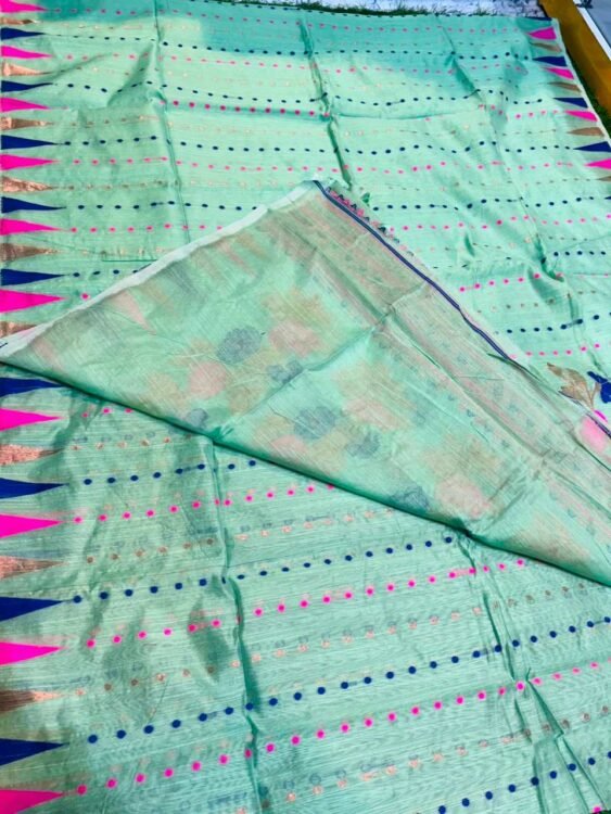 Soft quality Handloom Saree with Blouse Piece. - Image 4