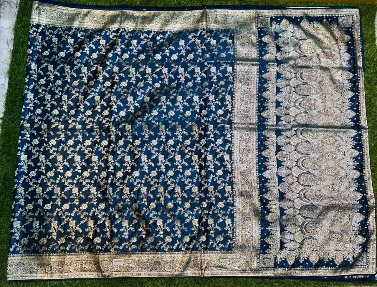 Premium quality Mashru Silk Saree With Jarkhan Stone Works & Blouse Piece. - Image 2