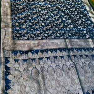 Premium quality Mashru Silk Saree With Jarkhan Stone Works & Blouse Piece.