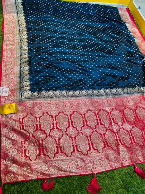Premium quality Mashru Silk Saree With Jarkhan Stone Works & Blouse Piece.