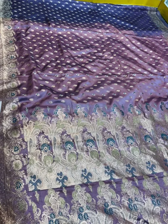 Premium quality Mashru Silk Saree With Jarkhan Stone Works & Blouse Piece. - Image 4