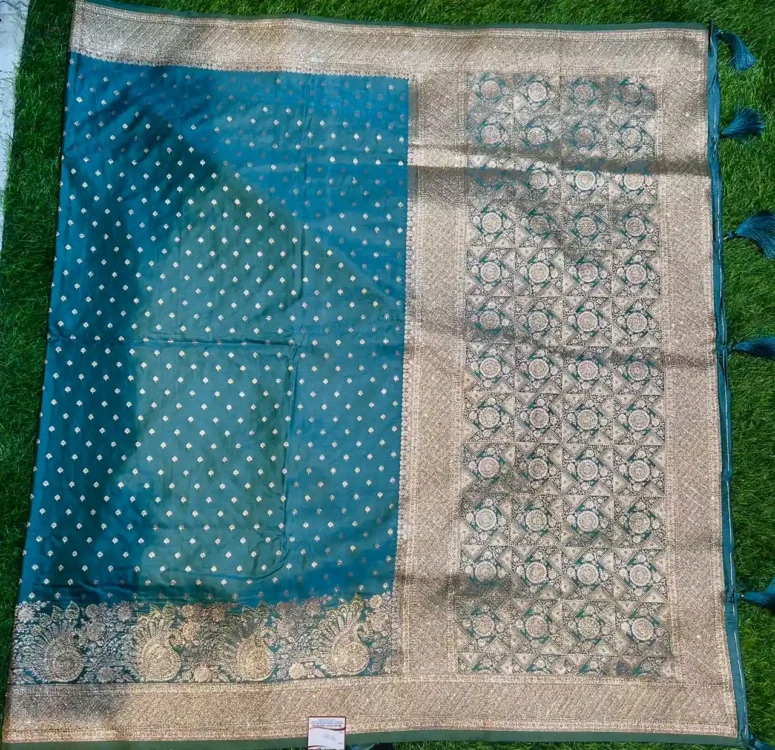 Premium quality Mashru Silk Saree With Jarkhan Stone Works & Blouse Piece. - Image 2