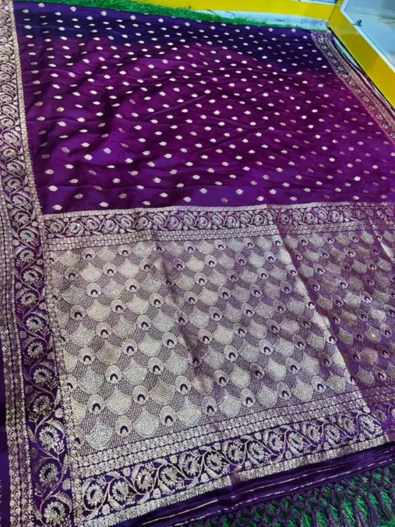 Premium quality Mashru Silk Saree With Jarkhan Stone Works & Blouse Piece.
