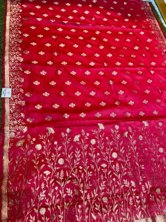 Premium quality Mashru Silk Saree With Jarkhan Stone Works & Blouse Piece.