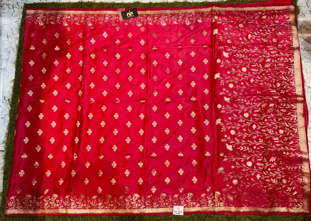 Premium quality Mashru Silk Saree With Jarkhan Stone Works & Blouse Piece. - Image 2