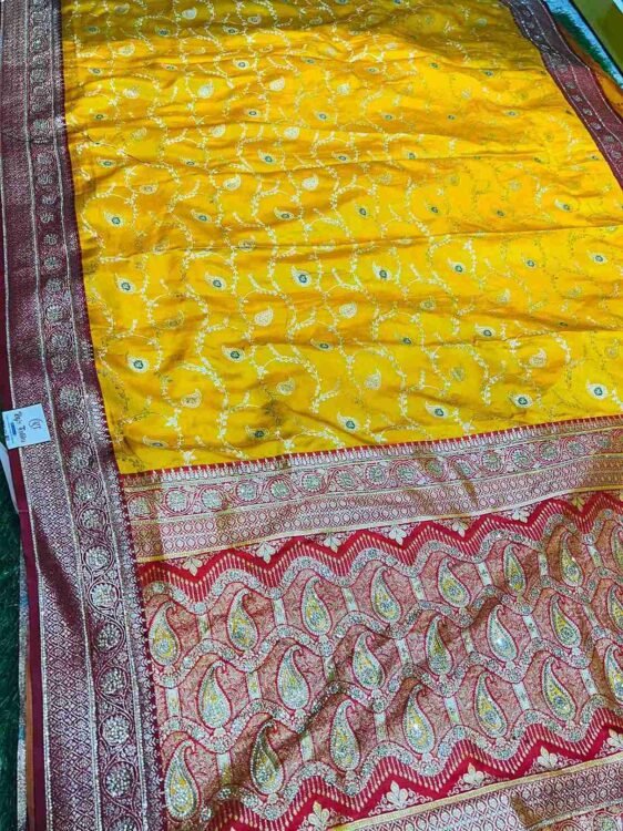 Premium quality Mashru Silk Saree With Jarkhan Stone Works & Blouse Piece.