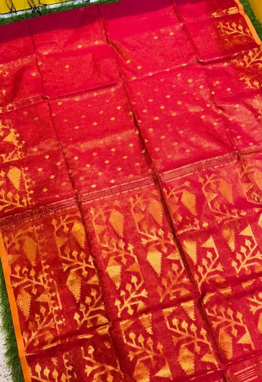 Premium quality Soft Tissue Handloom Saree with Blouse Piece. - Image 6