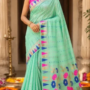 Soft quality Handloom Saree with Blouse Piece.