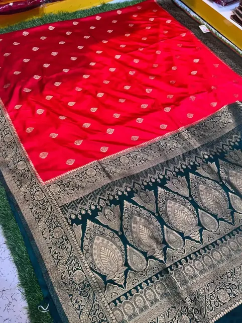 Premium quality Mashru Satin Silk Saree with contrast border & Blouse Piece. - Image 5